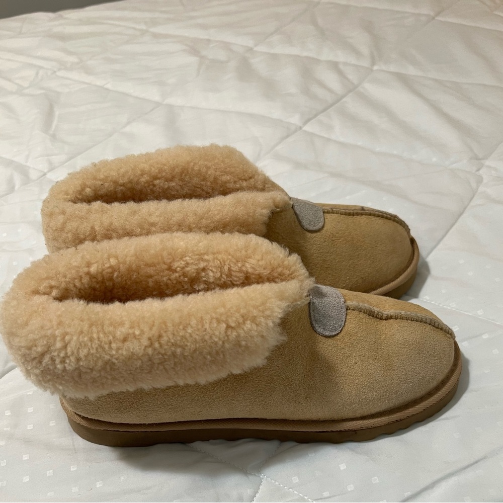 UGG MATE REVIVAL CHESTNUT SHEARLING LINED MOCASSIN SHOE